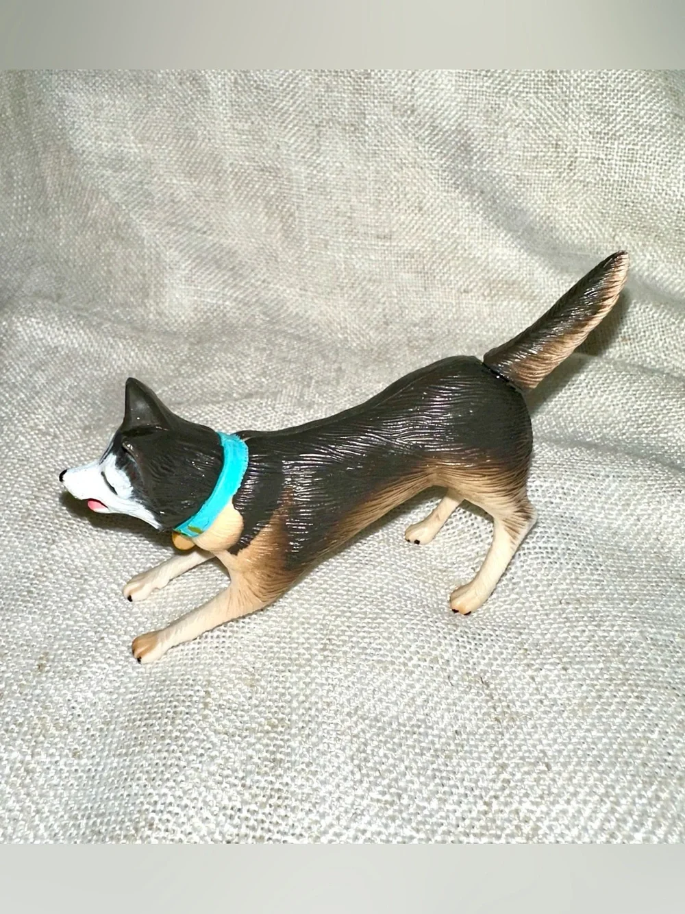 Vintage 90s Empire Show Champions Magic Motion Moving Husky Dog Figurine